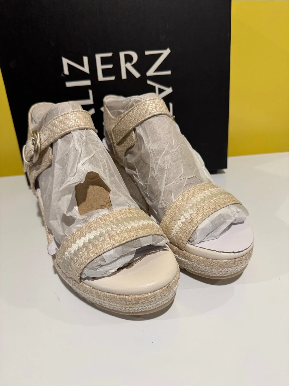 NIB Naturalizer wide width wedges sandals